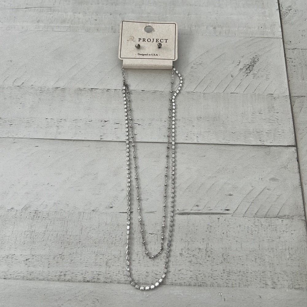 Necklace and earring set